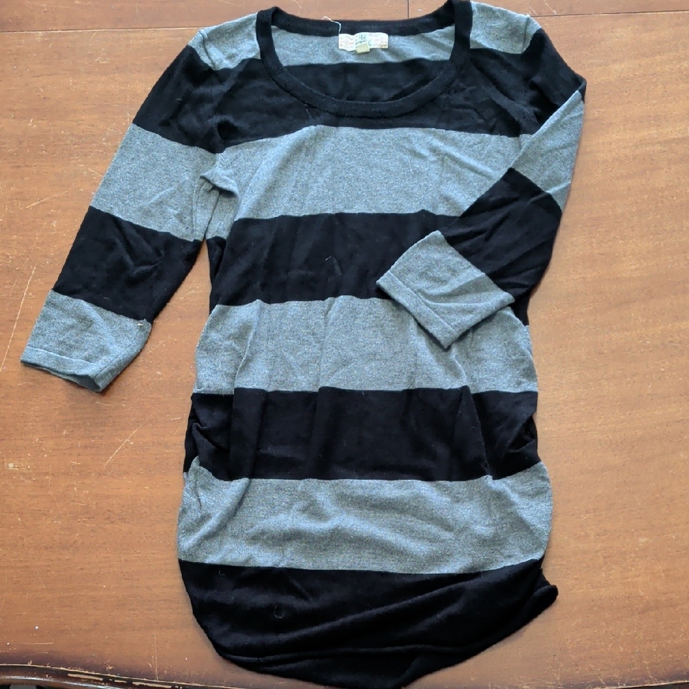 Juniors XL Black Gray Striped Tunic